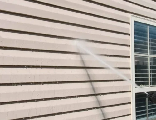 How to Clean Aluminum and Vinyl Siding Without Damaging It